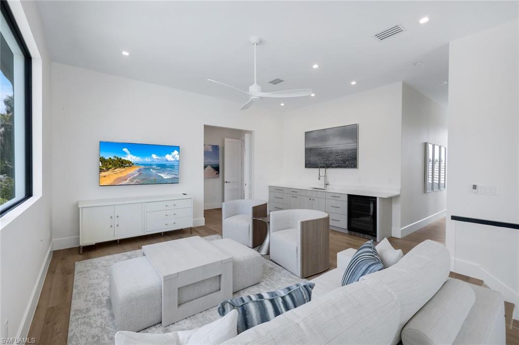NAPLES PARK - Residential