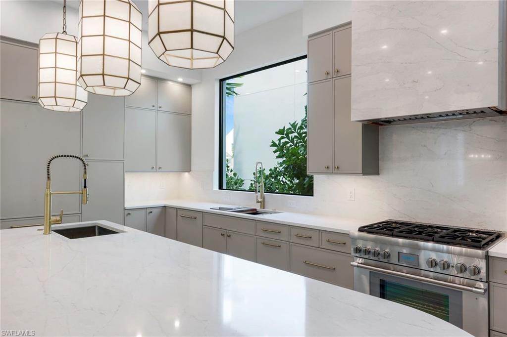 NAPLES PARK - Residential