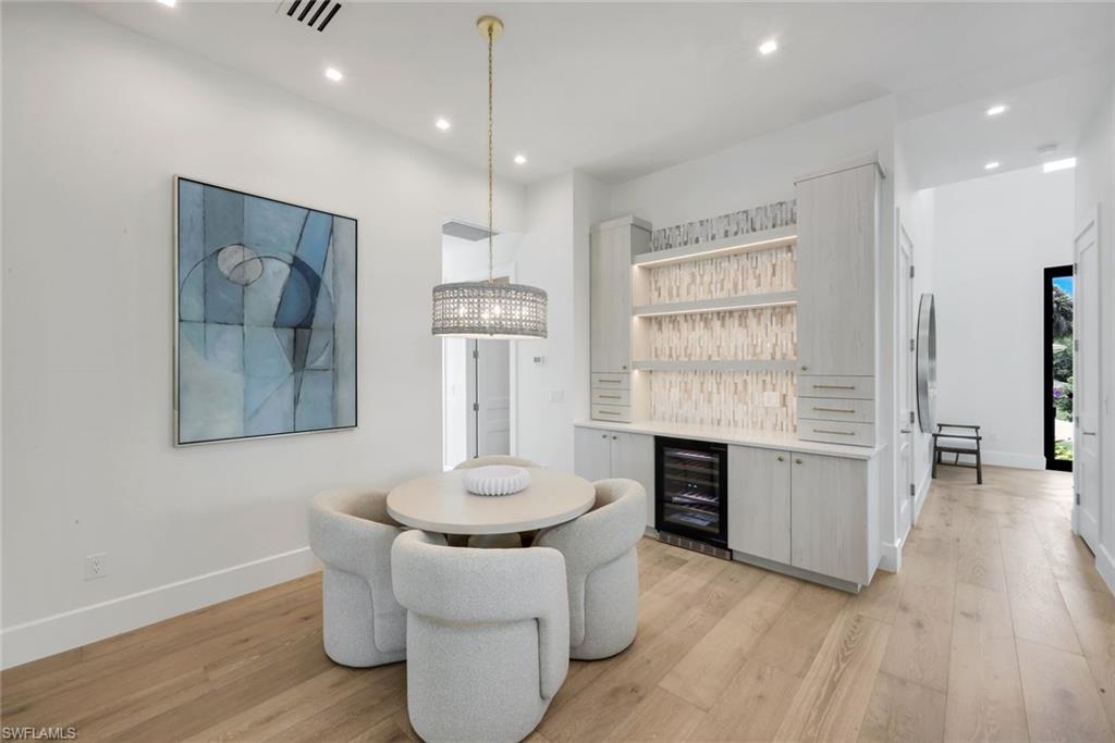 NAPLES PARK - Residential