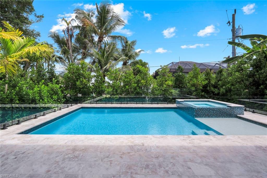 NAPLES PARK - Residential