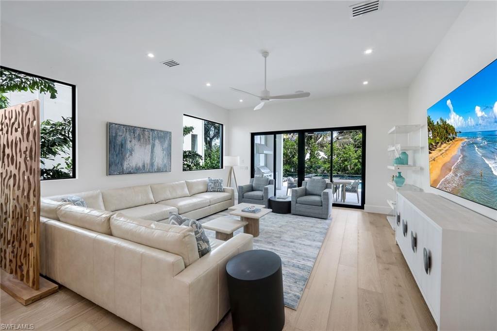 NAPLES PARK - Residential