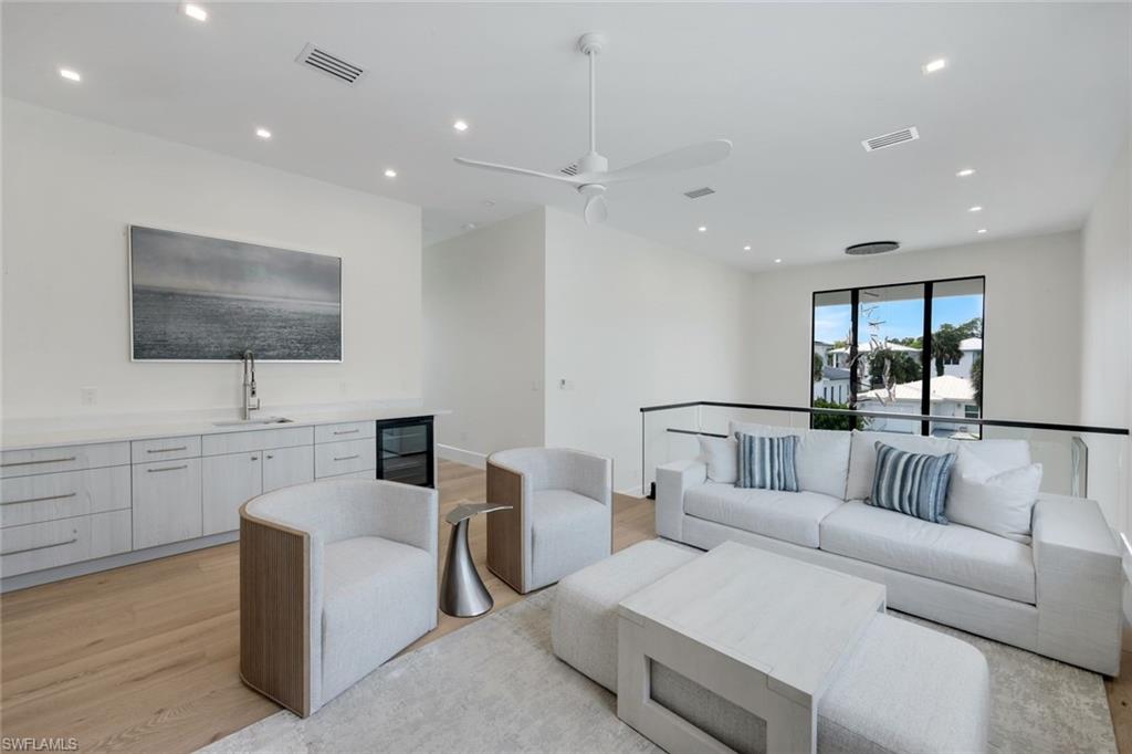 NAPLES PARK - Residential