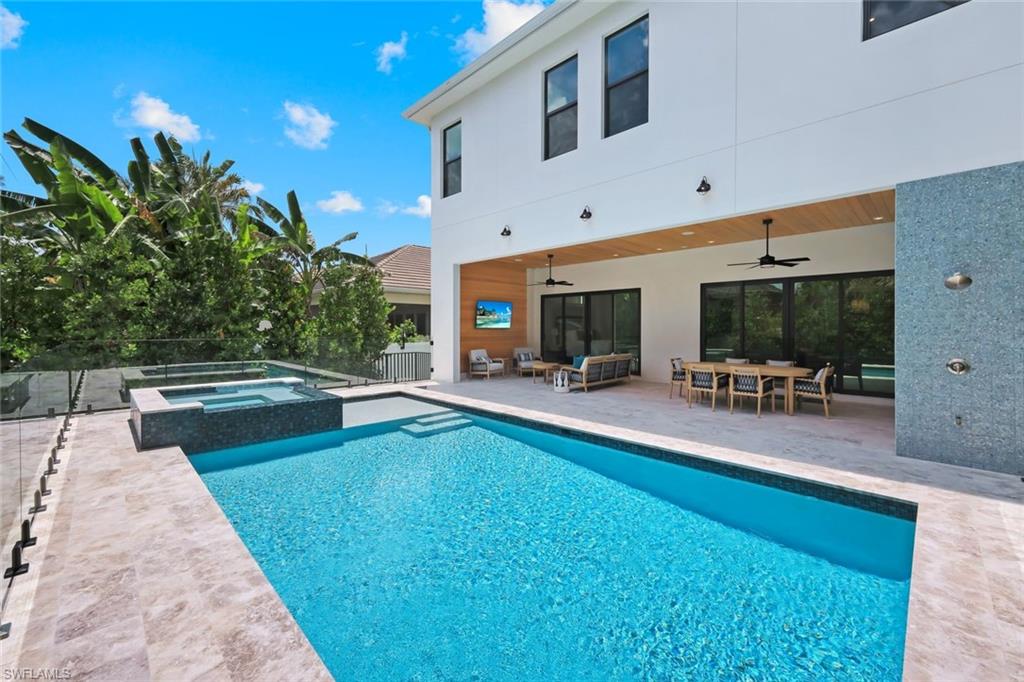 NAPLES PARK - Residential