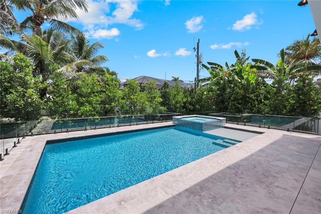 NAPLES PARK - Residential