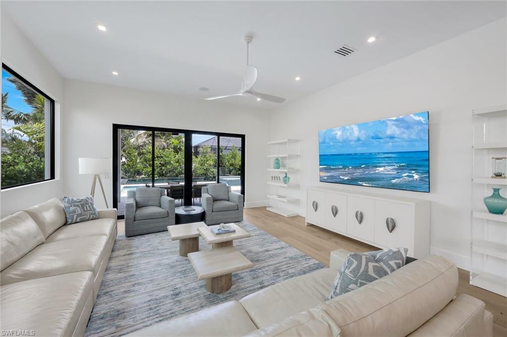 NAPLES PARK - Residential