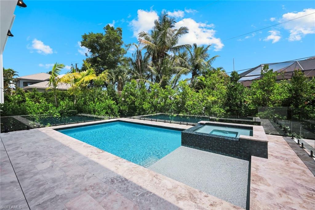 NAPLES PARK - Residential