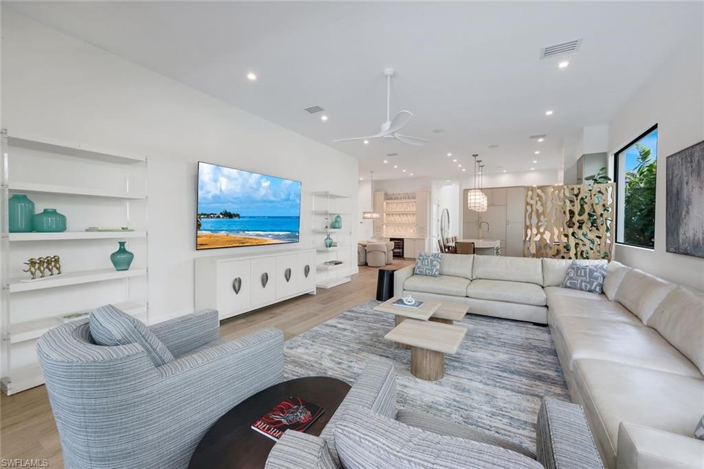 NAPLES PARK - Residential