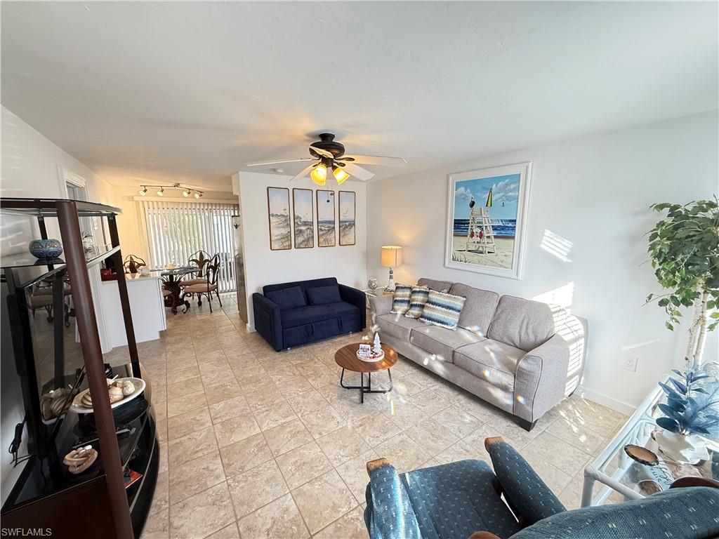 ROYAL HARBOR - Residential Lease