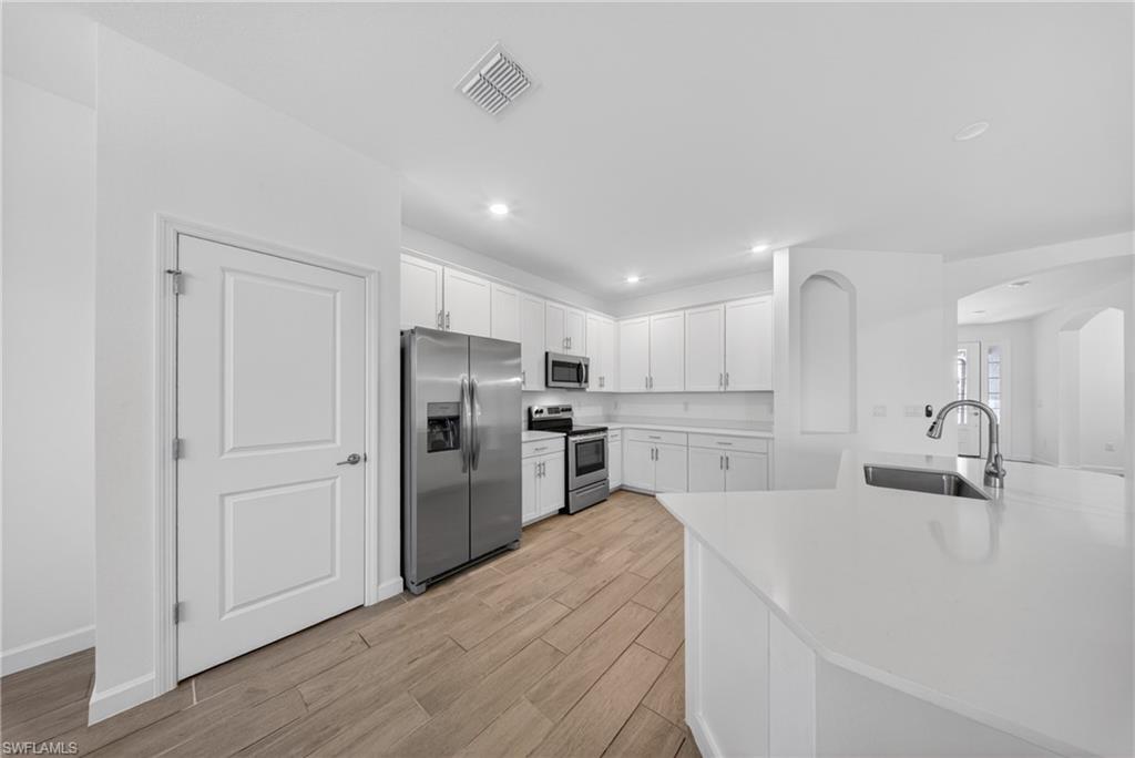 VALENCIA COUNTRY CLUB - Residential Lease