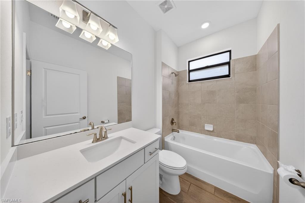 VALENCIA COUNTRY CLUB - Residential Lease