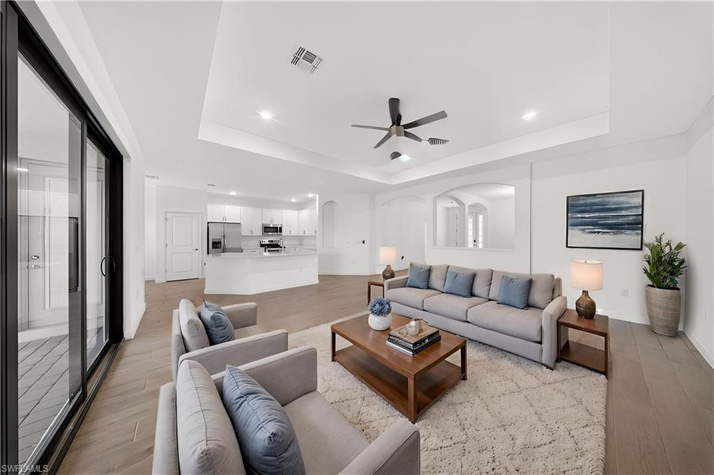 VALENCIA COUNTRY CLUB - Residential Lease