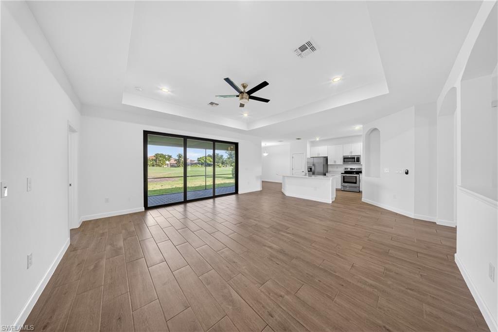 VALENCIA COUNTRY CLUB - Residential Lease