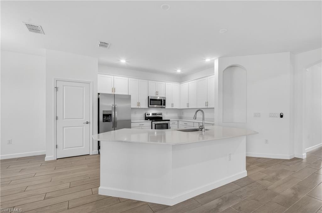VALENCIA COUNTRY CLUB - Residential Lease