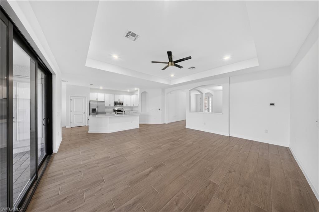 VALENCIA COUNTRY CLUB - Residential Lease
