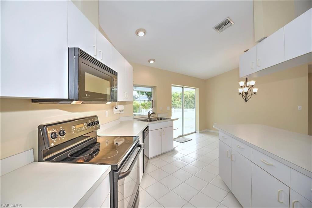 SAN CARLOS PARK - Residential