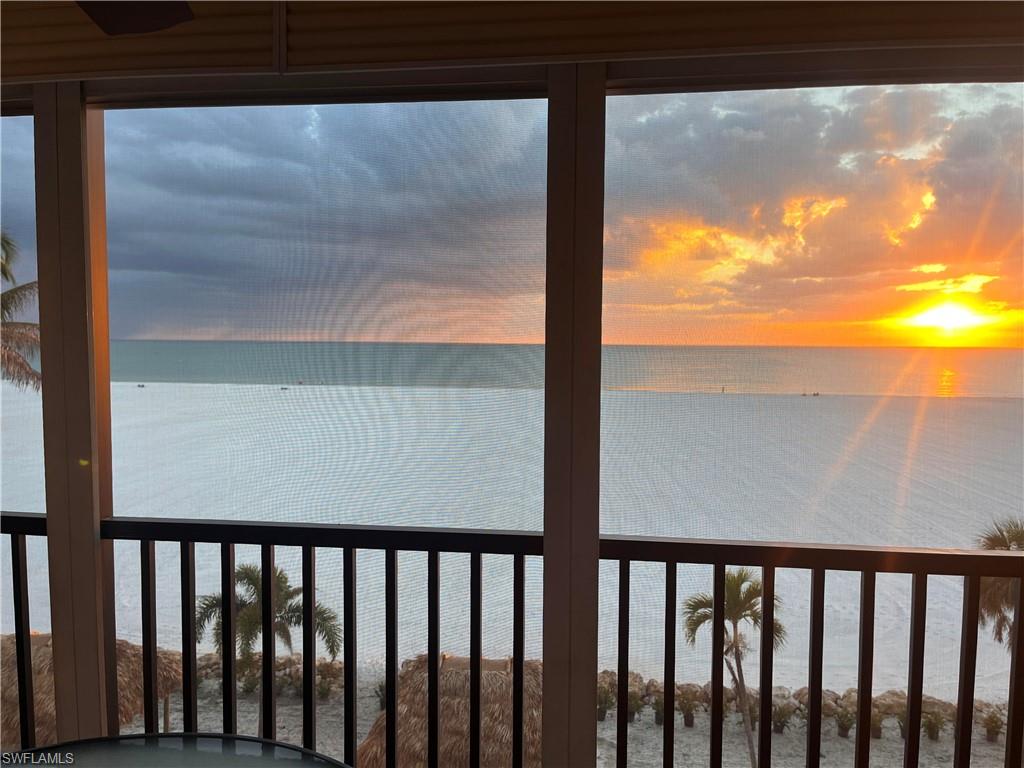 SUNSET CONDO - Residential