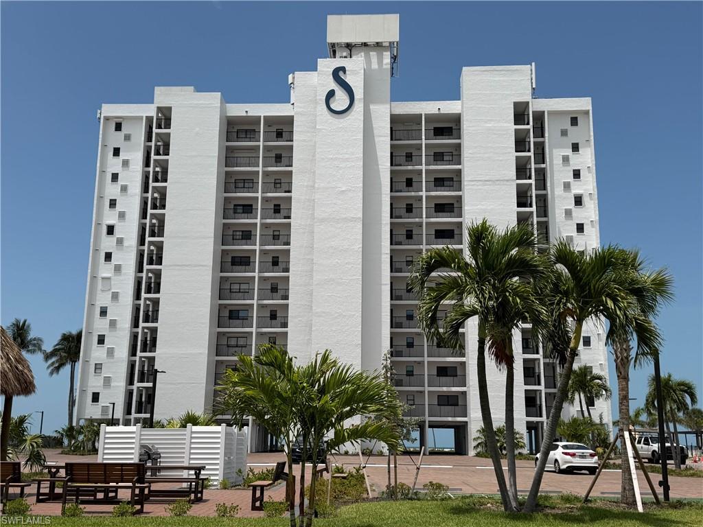 SUNSET CONDO - Residential