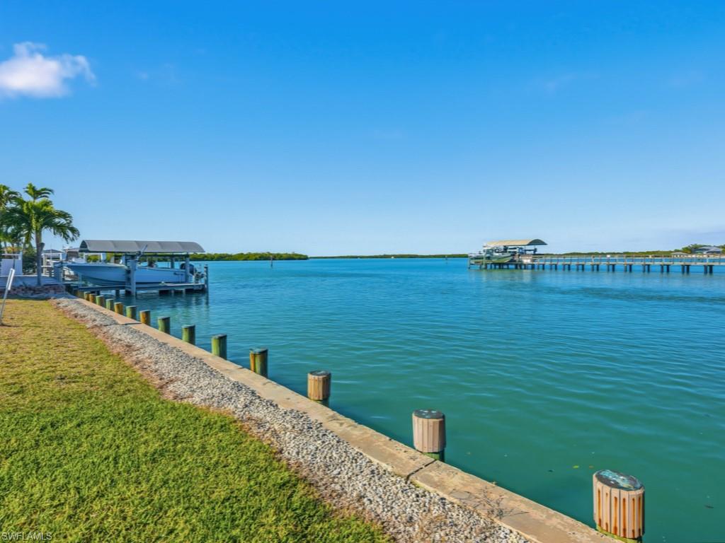ISLES OF CAPRI - Land