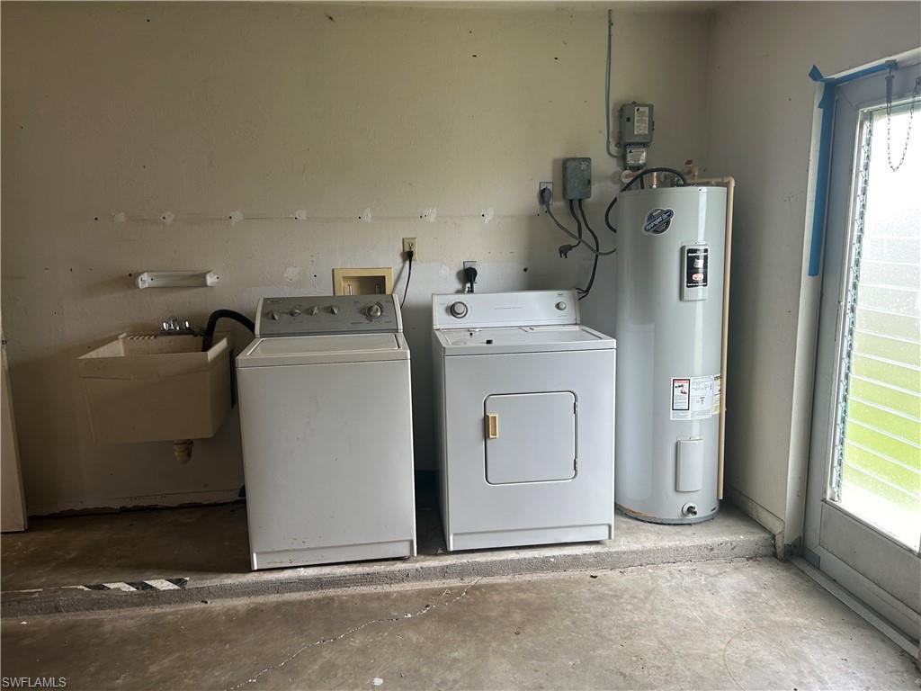 CAPE CORAL - Residential Lease