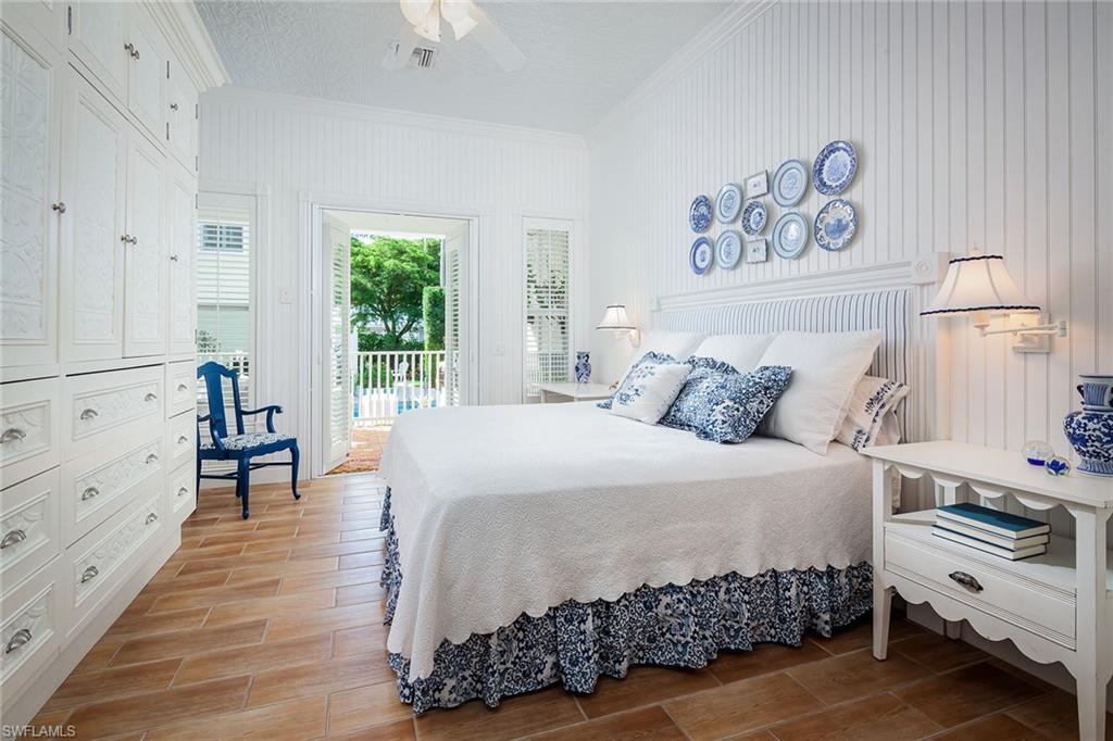 OLDE NAPLES - Residential