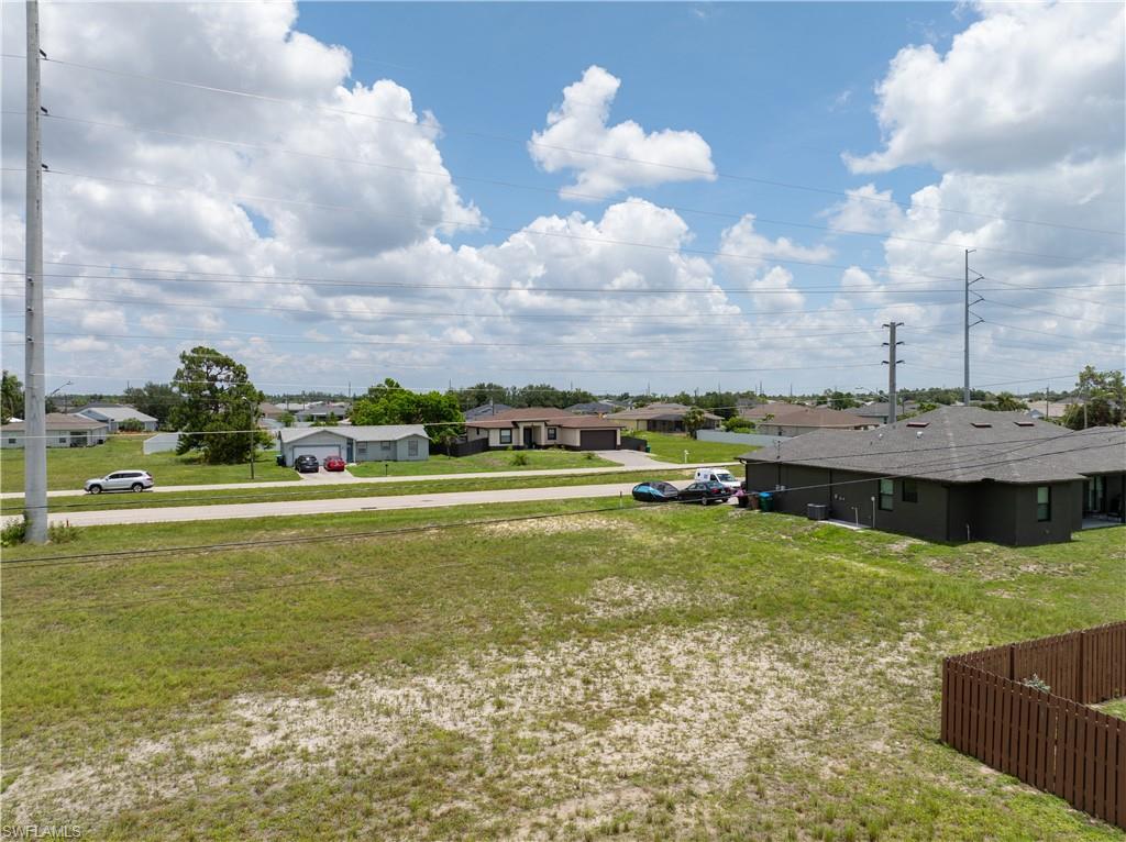 CAPE CORAL - Land