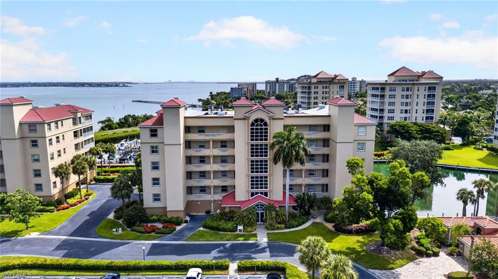 HARBOUR ISLE YACHT AND RACQUET CLUB CONDO - Residential
