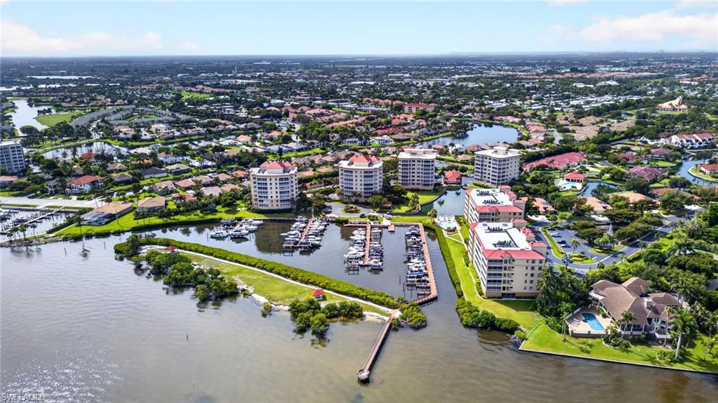 HARBOUR ISLE YACHT AND RACQUET CLUB CONDO - Residential