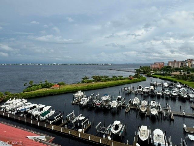 HARBOUR ISLE YACHT AND RACQUET CLUB CONDO - Residential