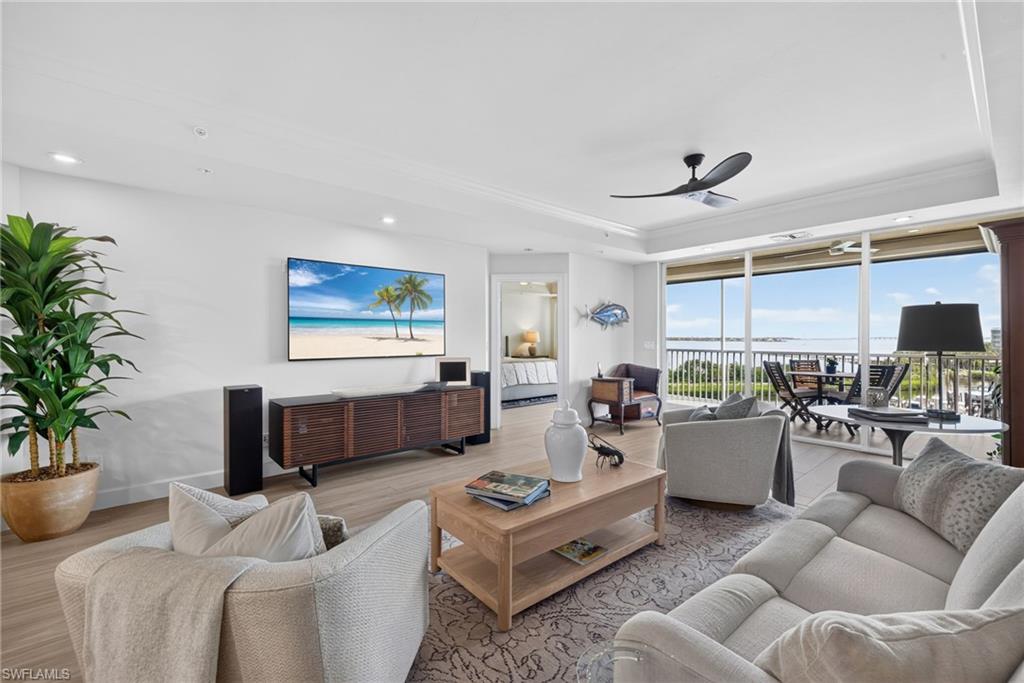 HARBOUR ISLE YACHT AND RACQUET CLUB CONDO - Residential