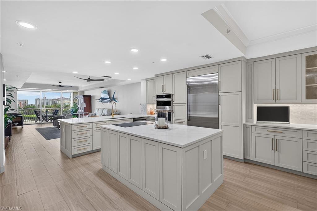 HARBOUR ISLE YACHT AND RACQUET CLUB CONDO - Residential
