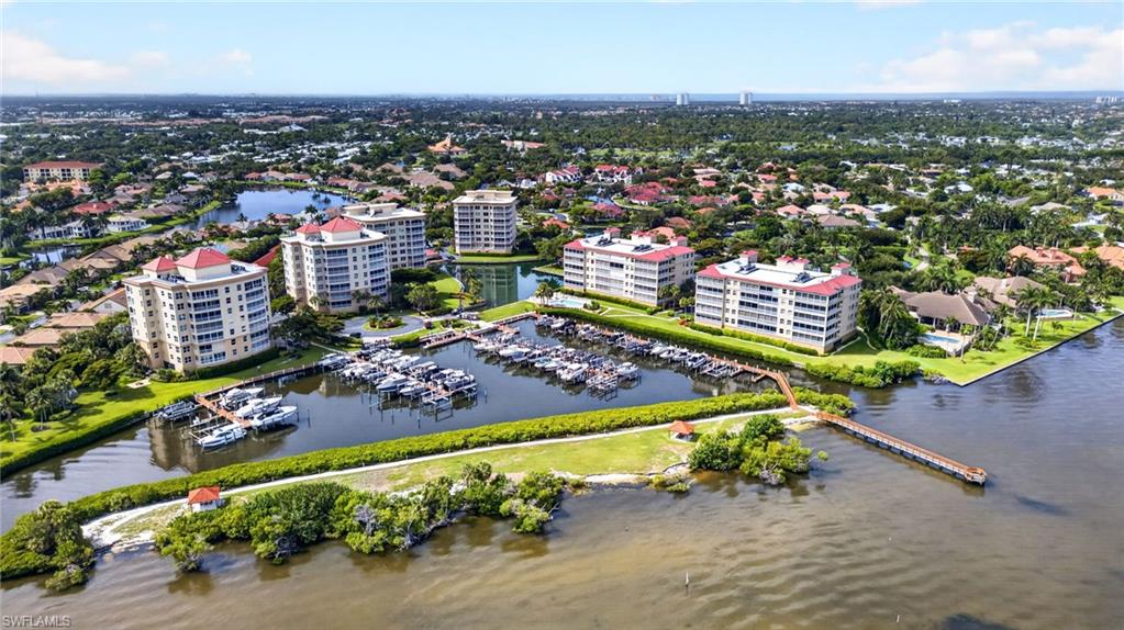 HARBOUR ISLE YACHT AND RACQUET CLUB CONDO - Residential