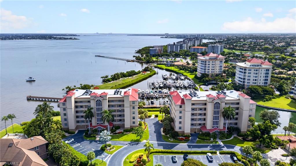HARBOUR ISLE YACHT AND RACQUET CLUB CONDO - Residential
