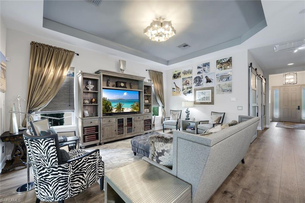 ESPLANADE - Residential
