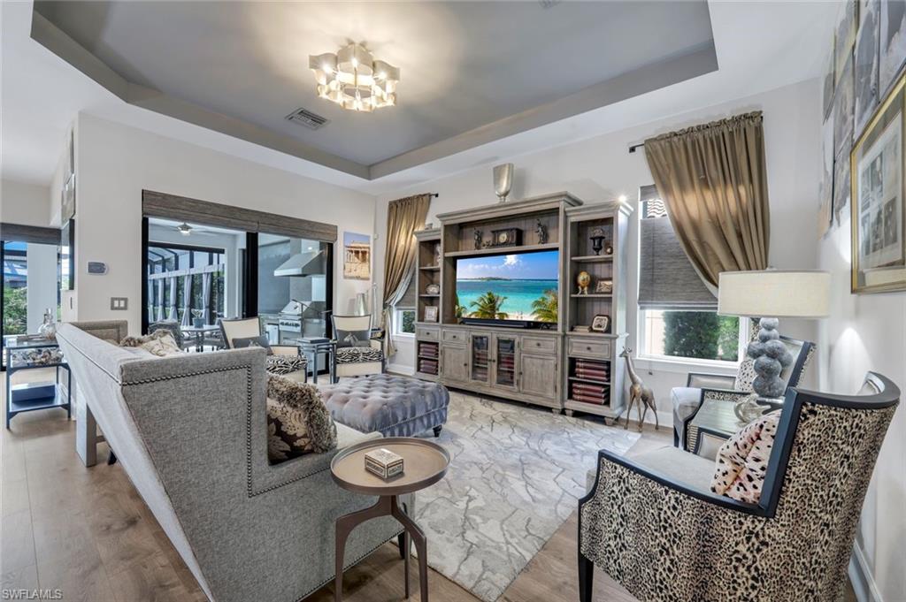 ESPLANADE - Residential