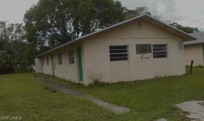 FORT MYERS ** 2 BED-1 BATH UNFURNISHED FIRST FLOOR APARTMENT AVAILABLE FOR A LONG-TERM TENANT ** PET FRIENDLY **FOR RENT – 2 BR/1 BATH First Floor Apartment in Fort Myers | Available

You have your own Carport

Looking for comfort, convenience, and flexibility? This FIRST floor 2 bed / 1 bath apartment in Fort Myers offers a smart 838 sq. ft. layout and is ready for a long-term tenant

Key Features:
838 sq. ft. of unfurnished living space.
Make it your own - bring your furniture and personal touches to create a space that truly feels like home.


First-floor unit for easy access
Pet-friendly – bring your furry companion!
No homeowner's association approval required – move in quickly!
Private entry in a quiet residential setting
While there's no on-site laundry room, convenient local laundry services are just a short trip away. There is separate washer and dryer hook-up so bring your own washer and dryer

Prime Fort Myers Location:
Enjoy the convenience of living near a wide-range of shopping, dining, and entertainment options. You'll find everything from major malls and outlet centers to unique boutiques just minutes away. Notable shopping destinations include Gulf Coast Town Center, Edison Mall, and the Bell Tower Shops. Plus, Downtown Fort Myers offers a vibrant mix of shops, restaurants, galleries, and entertainment venues for all lifestyles.

Rent terms:
12-month lease preferred

** FIRST MONTH'S RENT AND SECURITY DEPOSIT DUE PRIOR TO MOVE IN **