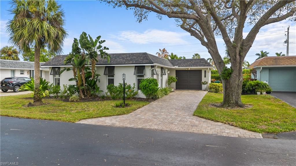ROYAL ARMS VILLAS - Residential