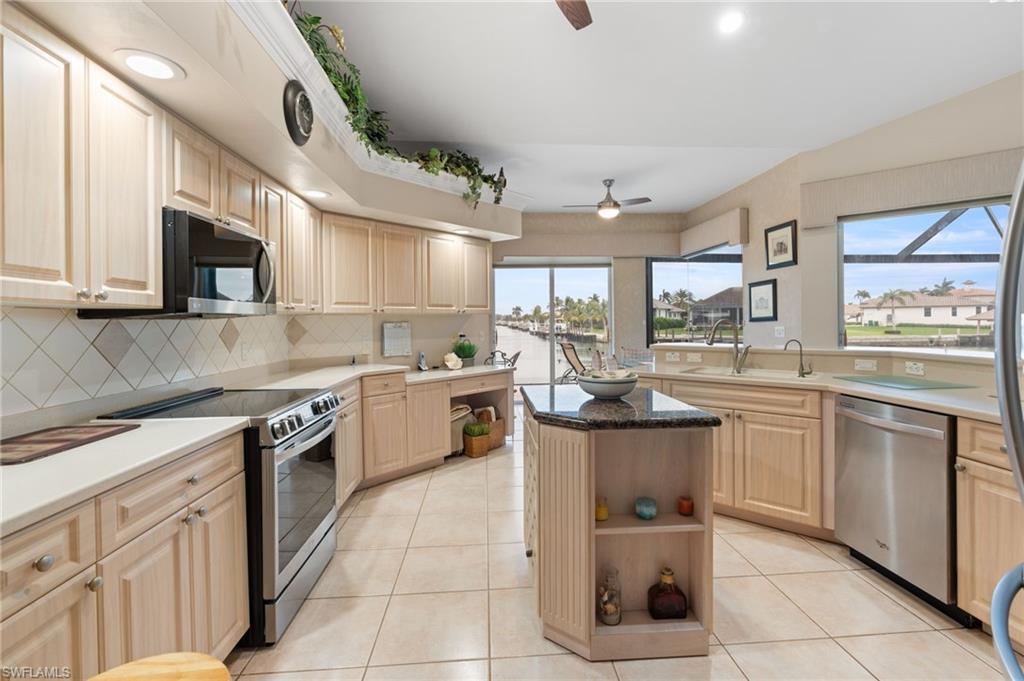 MARCO ISLAND - Residential