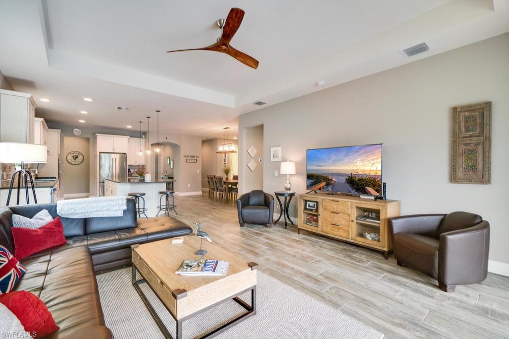 CAMDEN LAKES - Residential