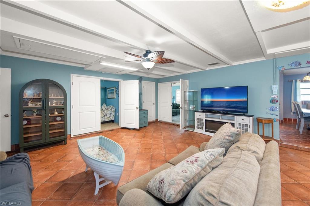 YACHT CLUB COLONY - Residential