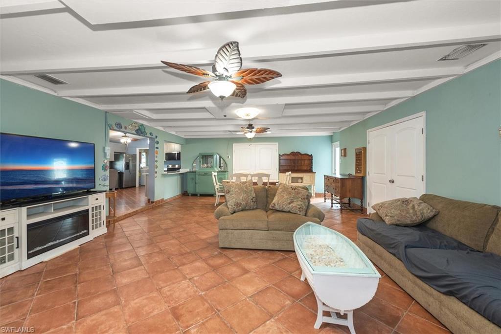 YACHT CLUB COLONY - Residential