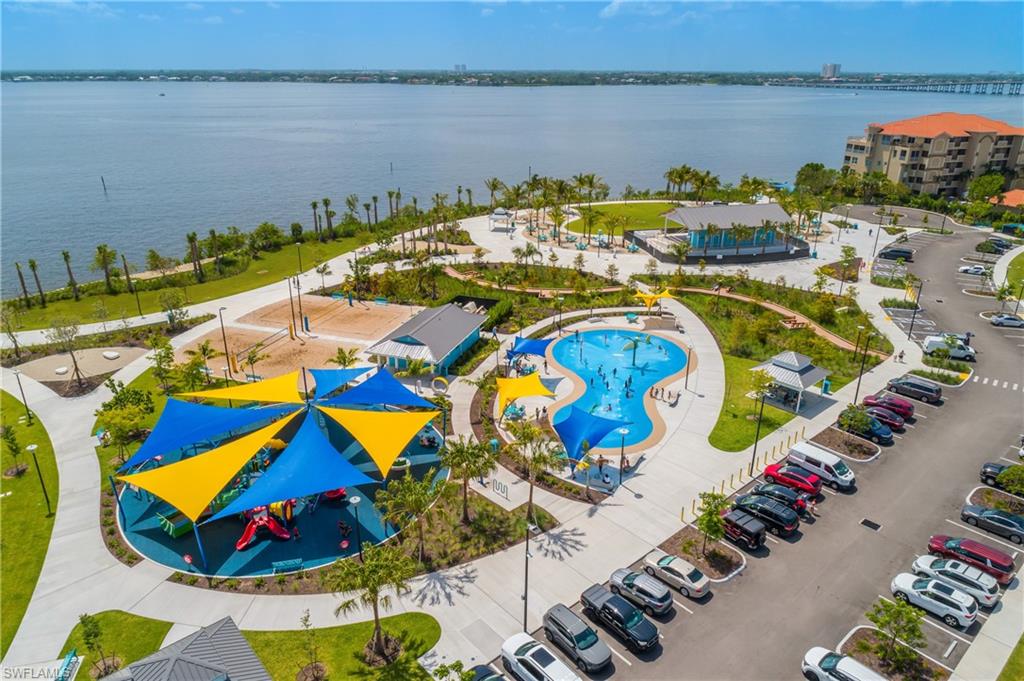 RIVER VIEW VILLAS - Residential
