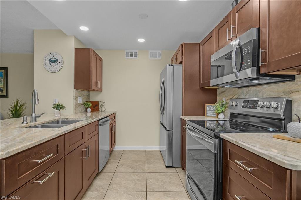 RIVER VIEW VILLAS - Residential