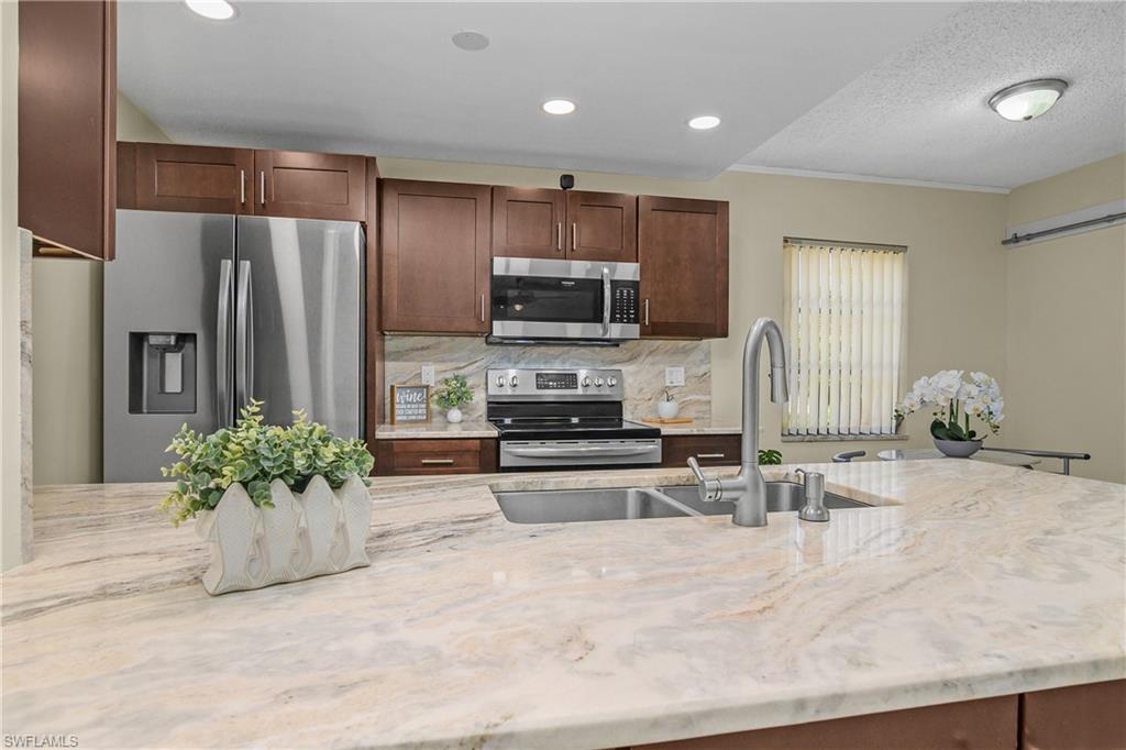 RIVER VIEW VILLAS - Residential