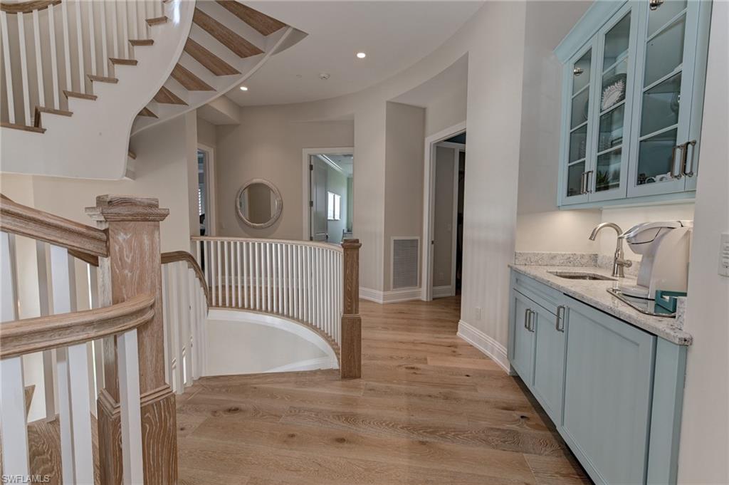 BAREFOOT BEACH - Residential