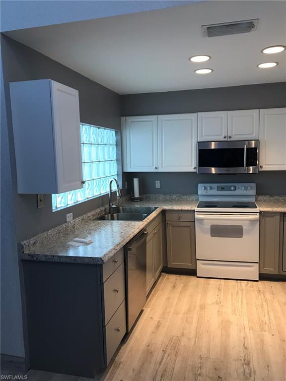 NAPLES PARK - Residential
