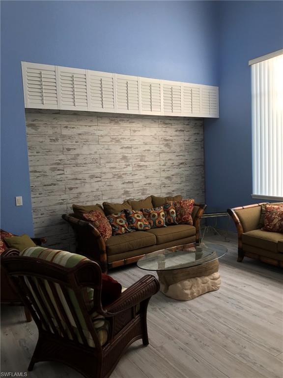 NAPLES PARK - Residential