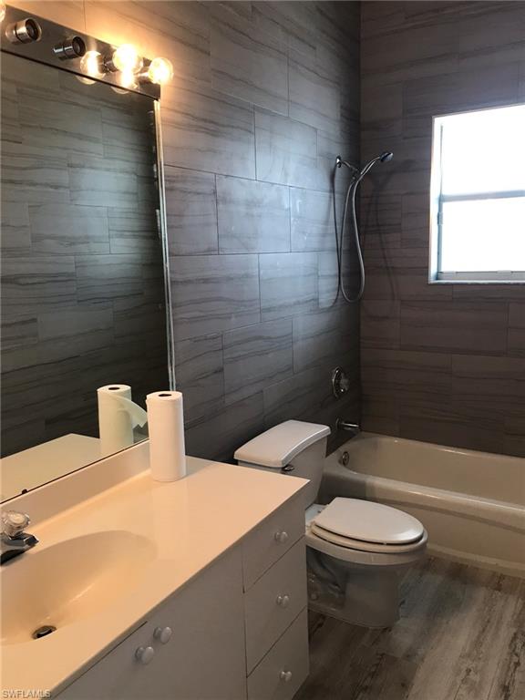NAPLES PARK - Residential
