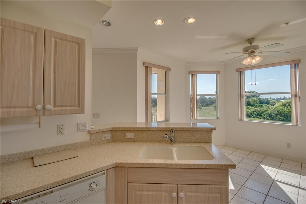 FAIRWAY VILLAS - Residential