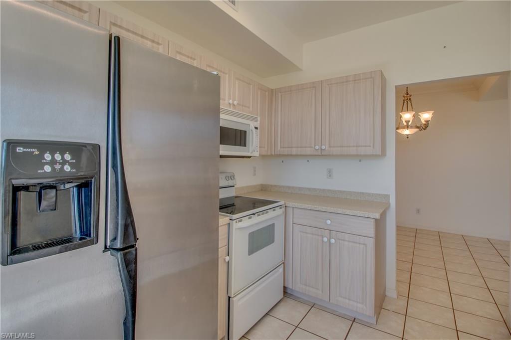 FAIRWAY VILLAS - Residential