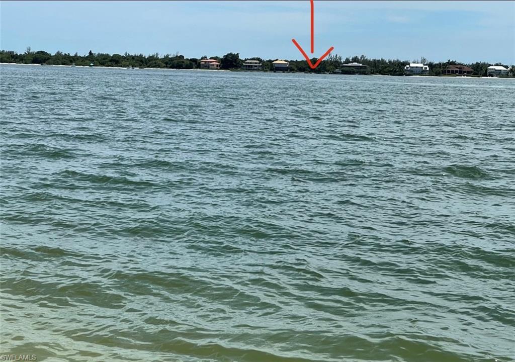 BAY BEACH - Land